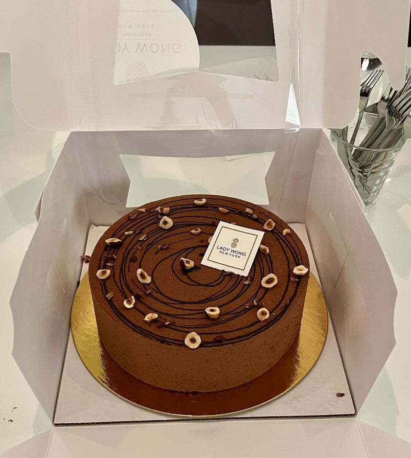 A cake, waiting