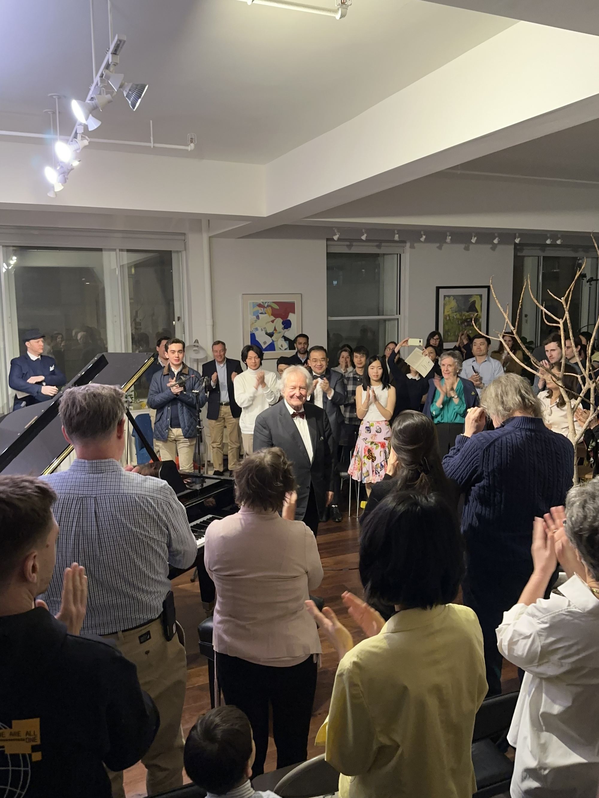 The room on its feet for Mikhail Voskresensky at the end of the recital
